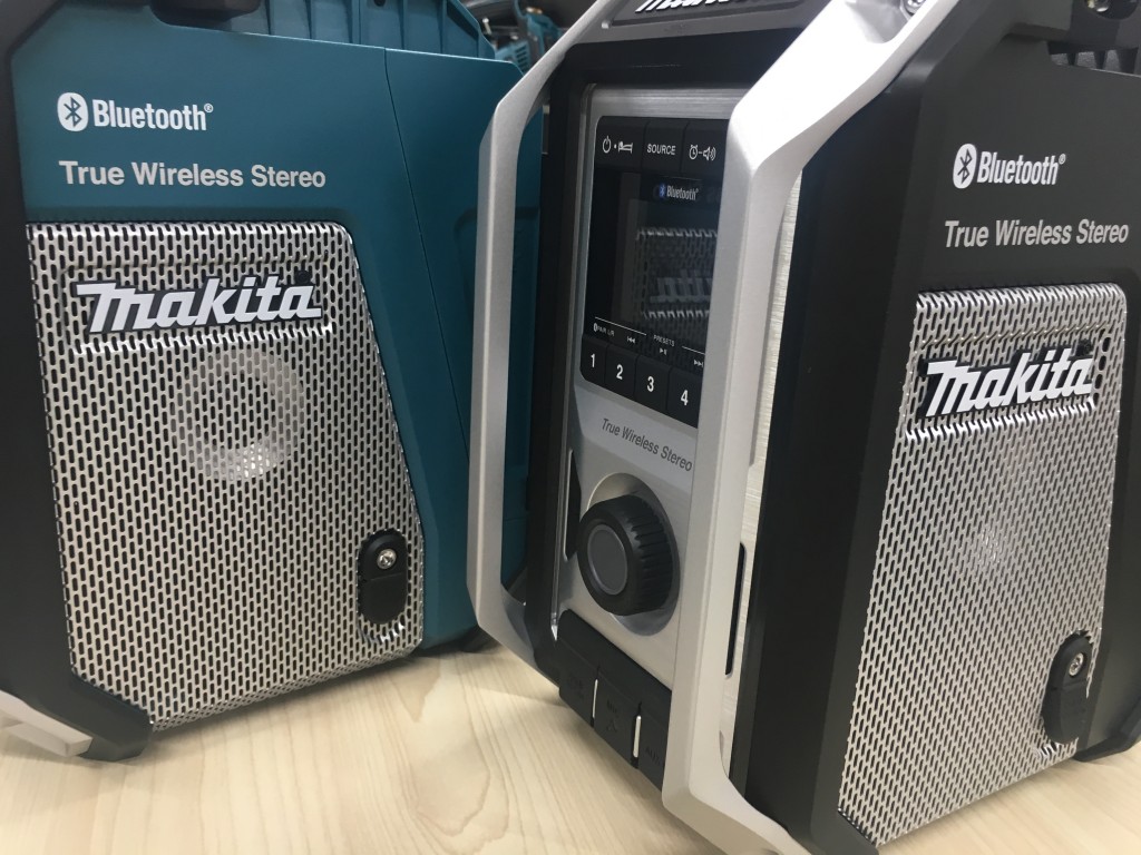 マキタの新型ラジオが格好いい、しかも「高音質」充電式ラジオMR113 | おすすめ商品 | 株式会社 ハッピー電気商会